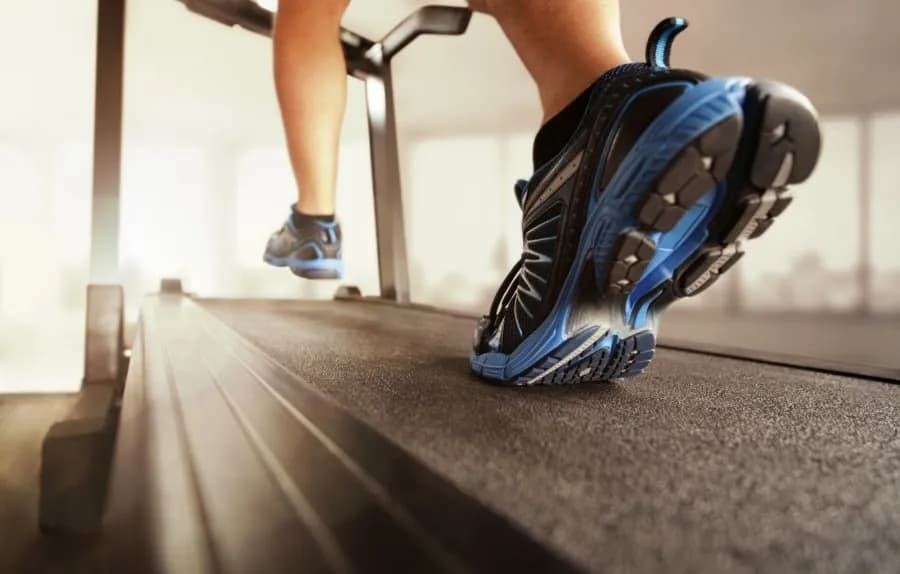 Czy bieżnia odchudza? Odkryj skuteczność biegania w odchudzaniu