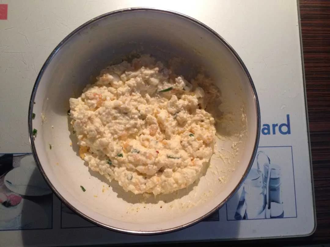 Ile kalorii ma pasta jajeczna? Sprawdź, co warto wiedzieć o kaloriach